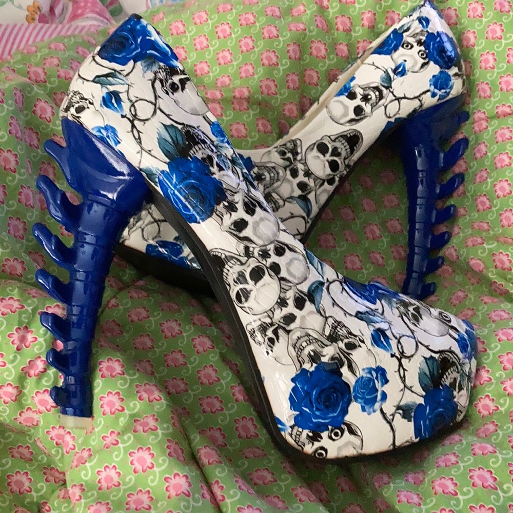 Skeleton and rose heels